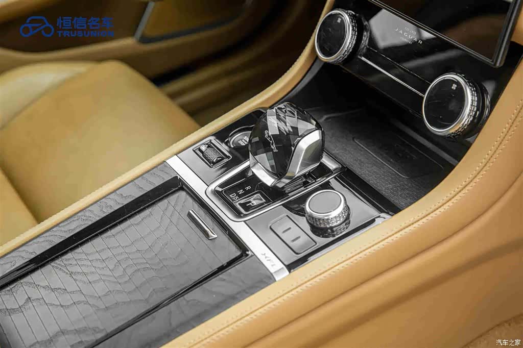 Land Rover P250, 2023 19