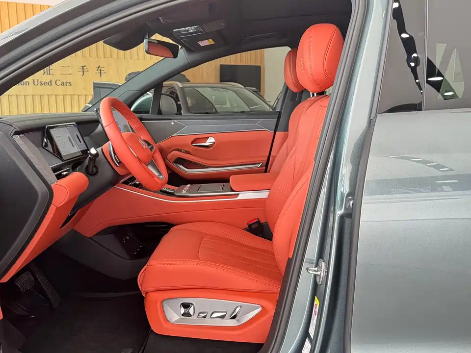 BYD Tang L