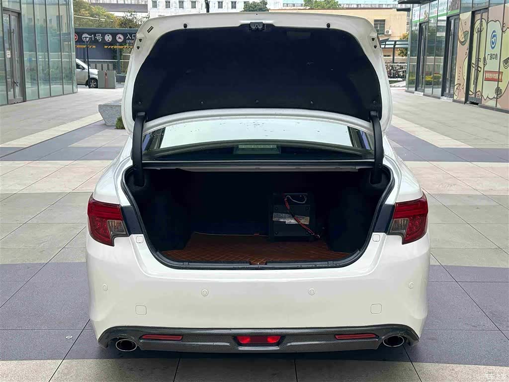 Toyota 2.5V, 2016 8