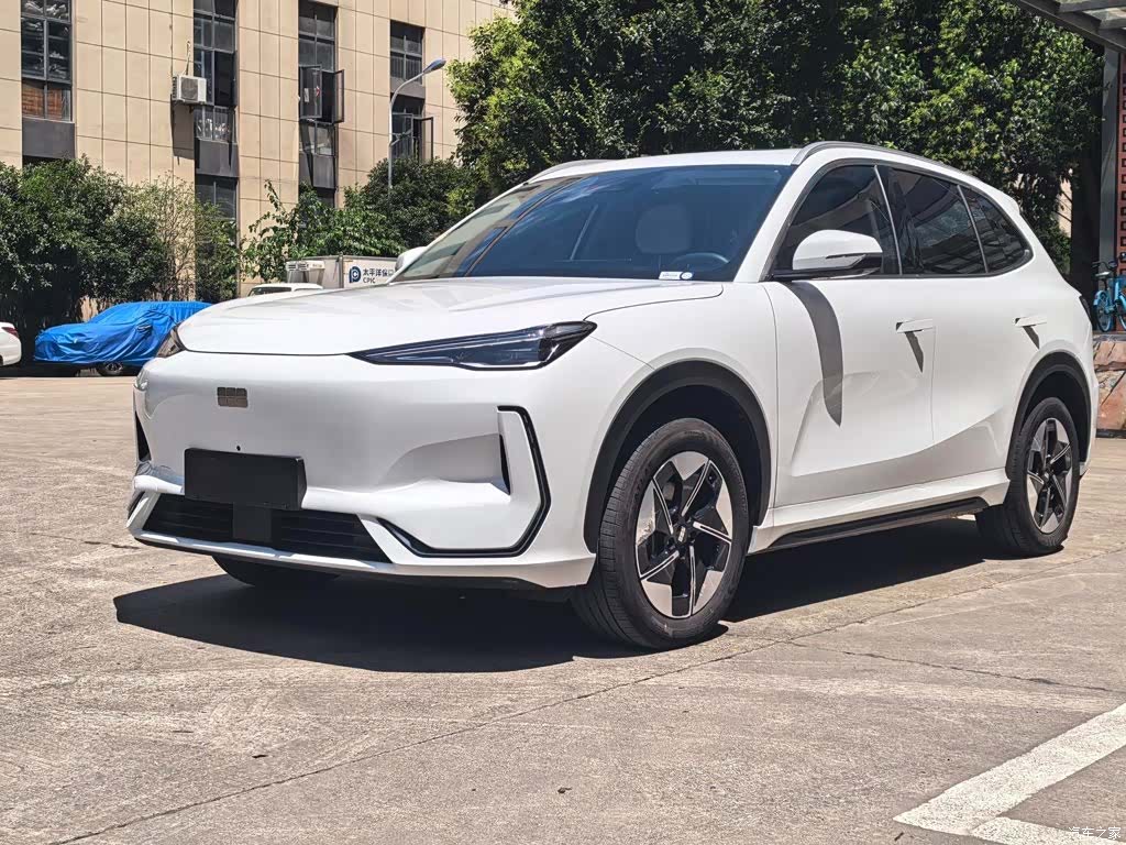 Geely Galaxy E5, 2024 1