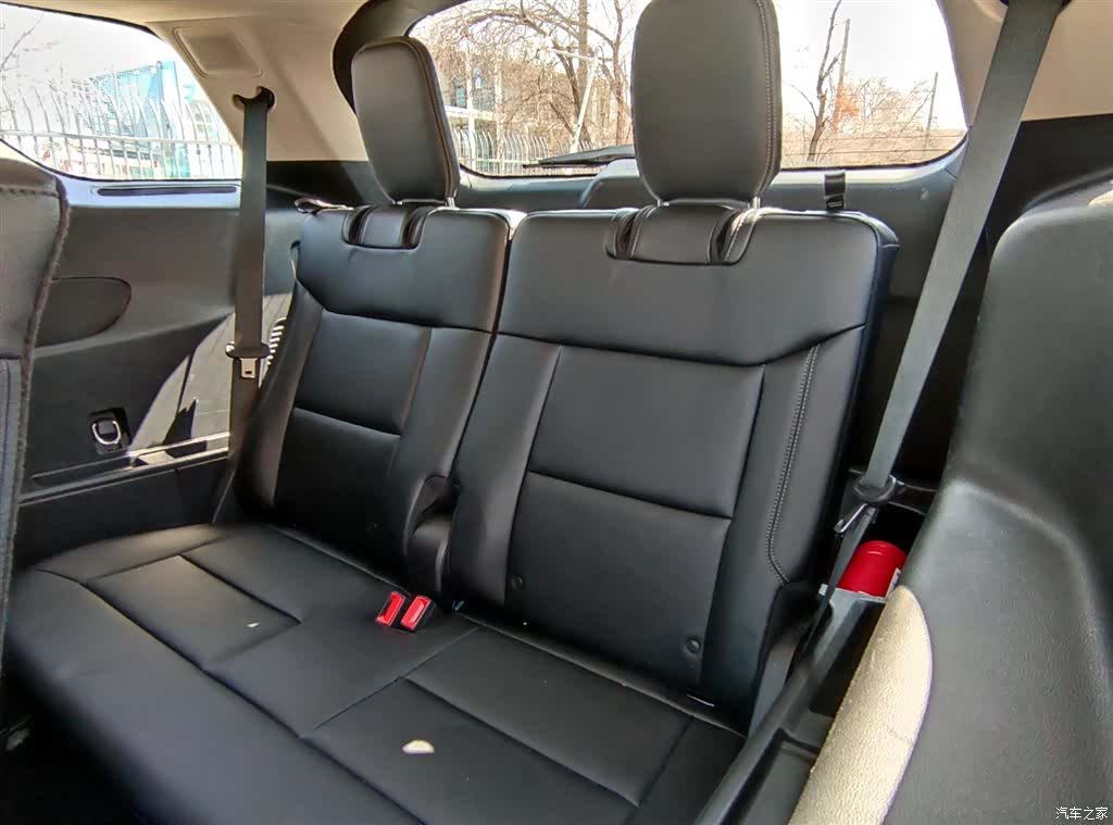 Ford Explorer, 2021 19