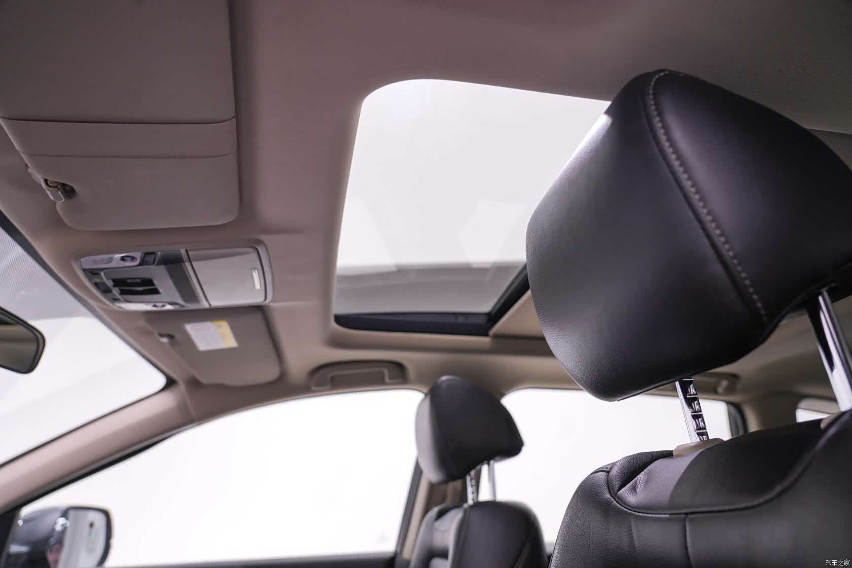 Honda CR-V, 2022 все фото