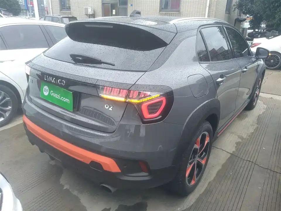 Lynk & Co 02