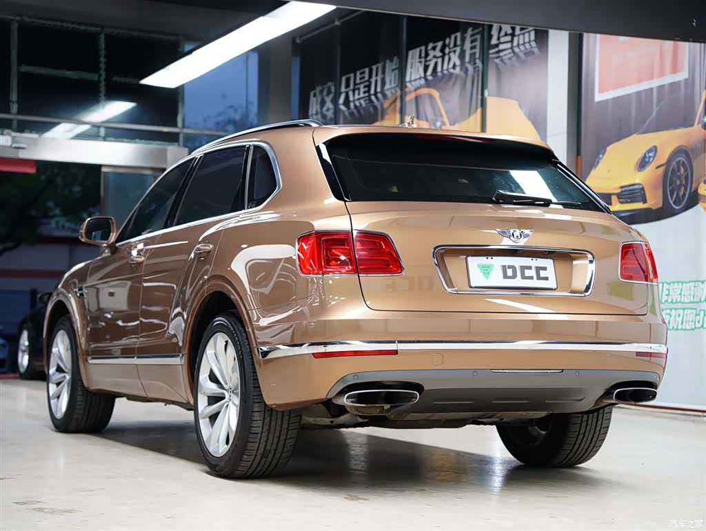 Bentley Bentayga, 2017 59