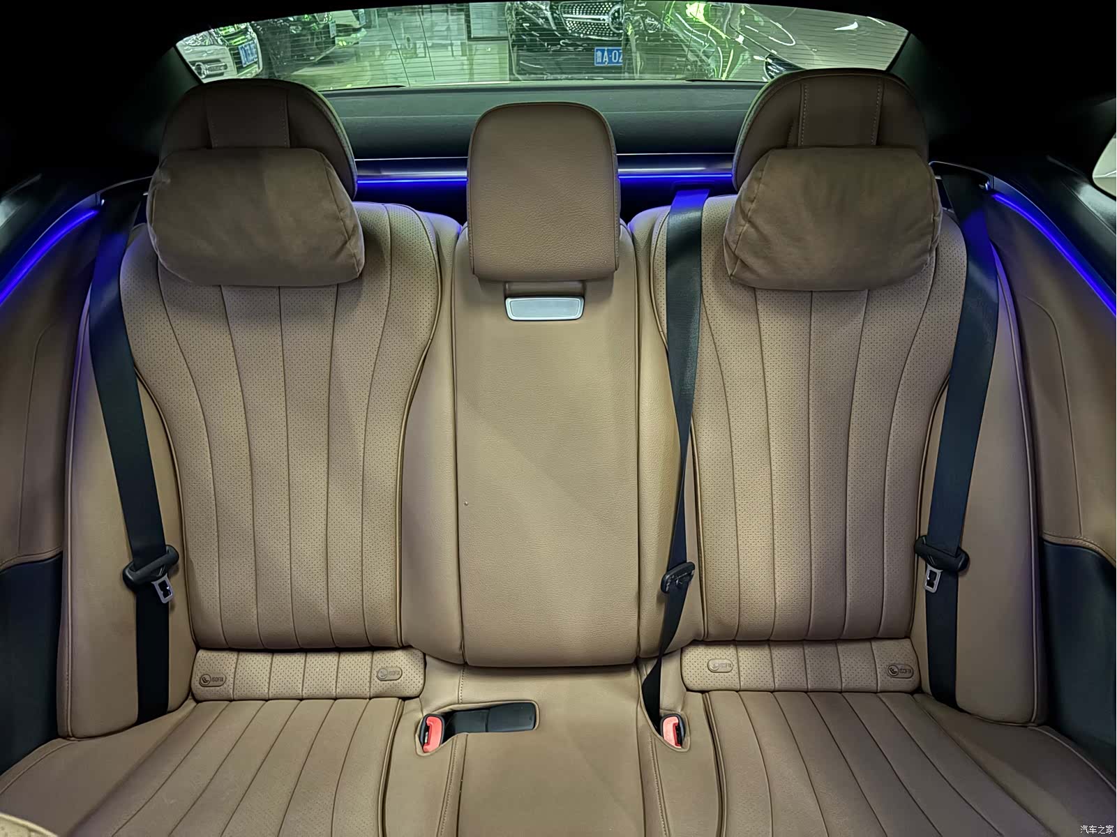 Mercedes-Benz E-Class, 2025 16