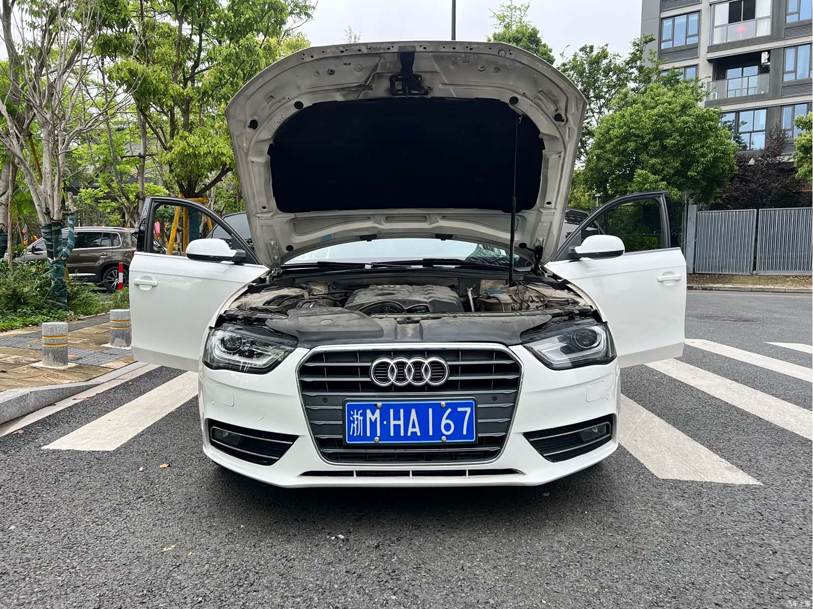 Audi A4L, 2014 24