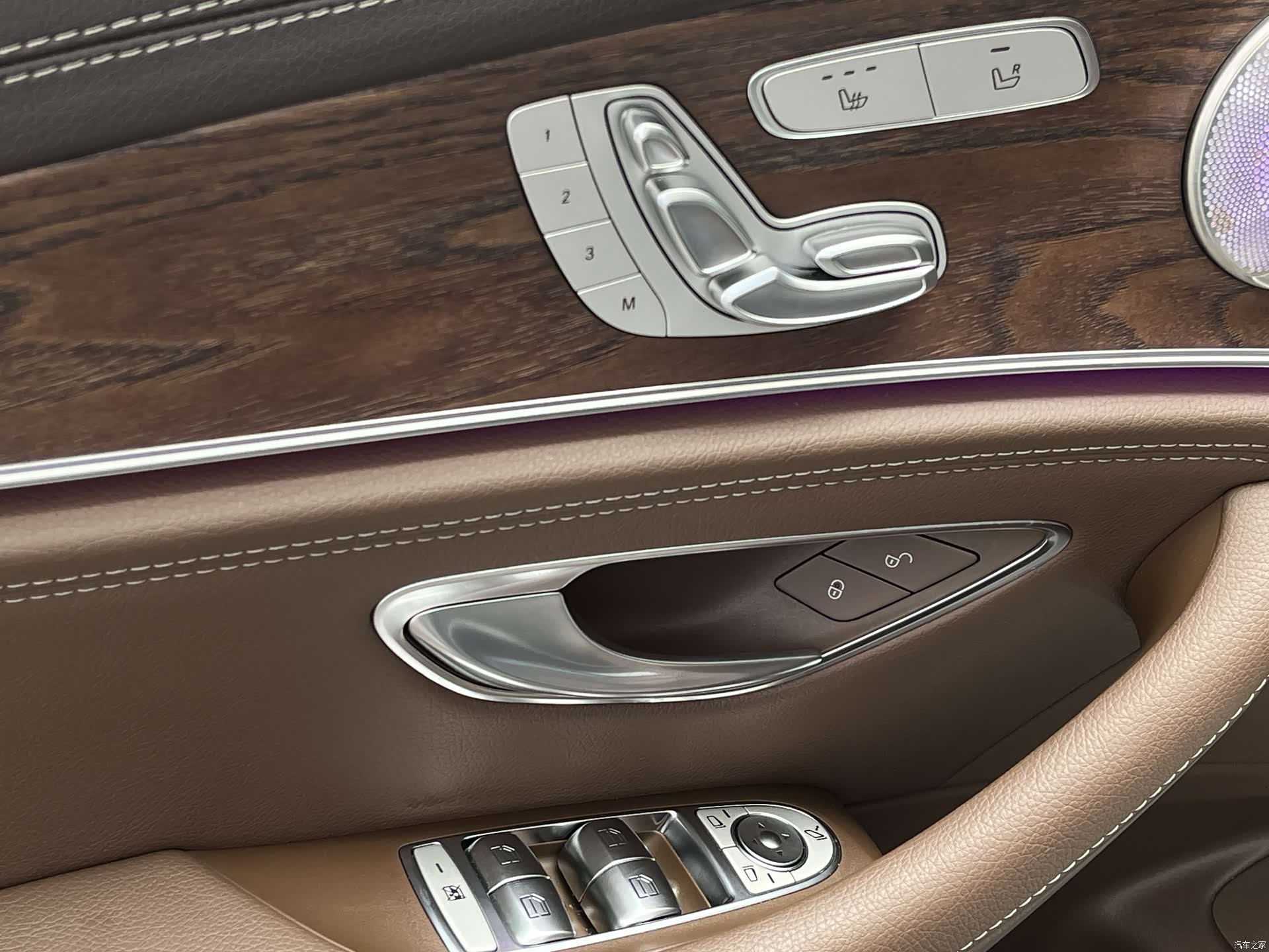 Mercedes-Benz E-Class, 2023 16