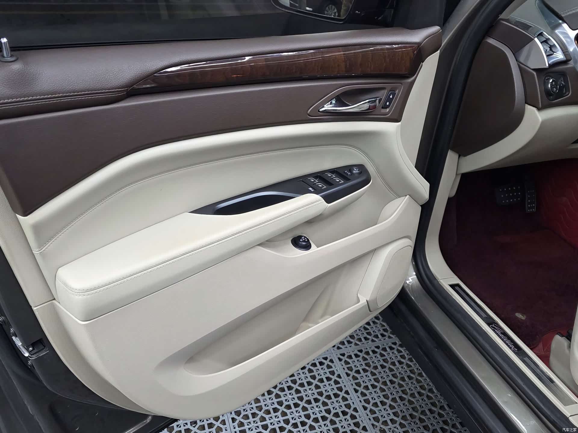 Cadillac SRX, 2014 все фото
