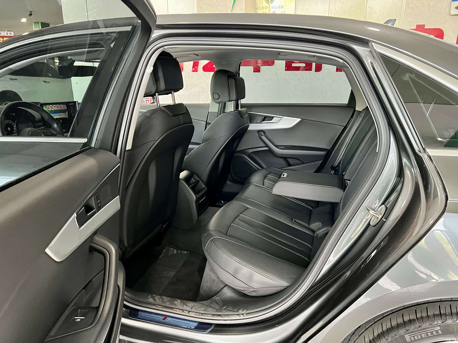 Audi A4L, 2023 4