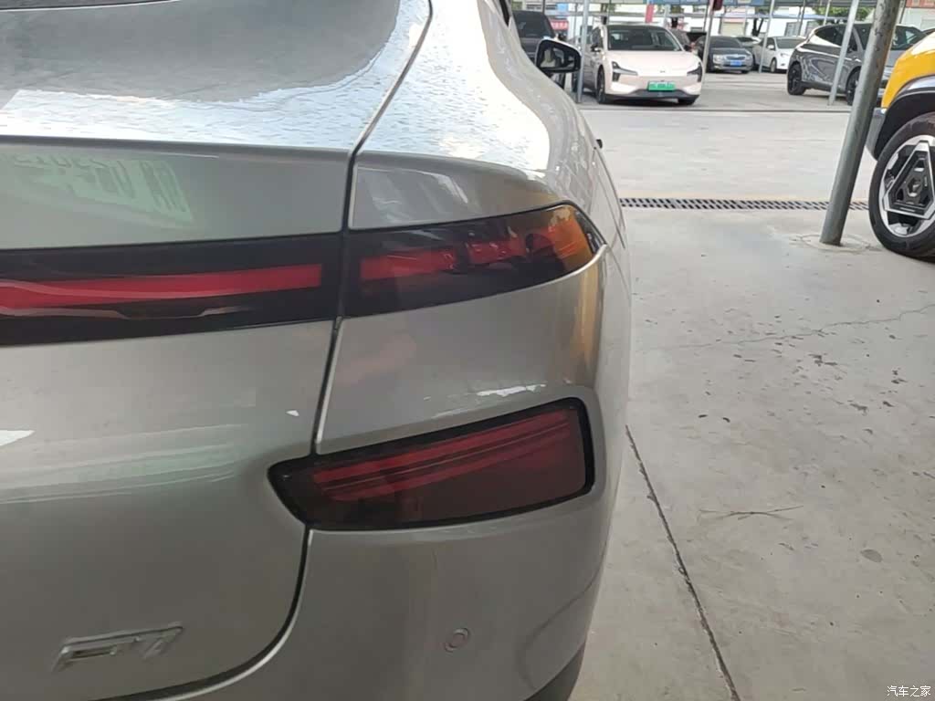 Xpeng P7, 2021 8