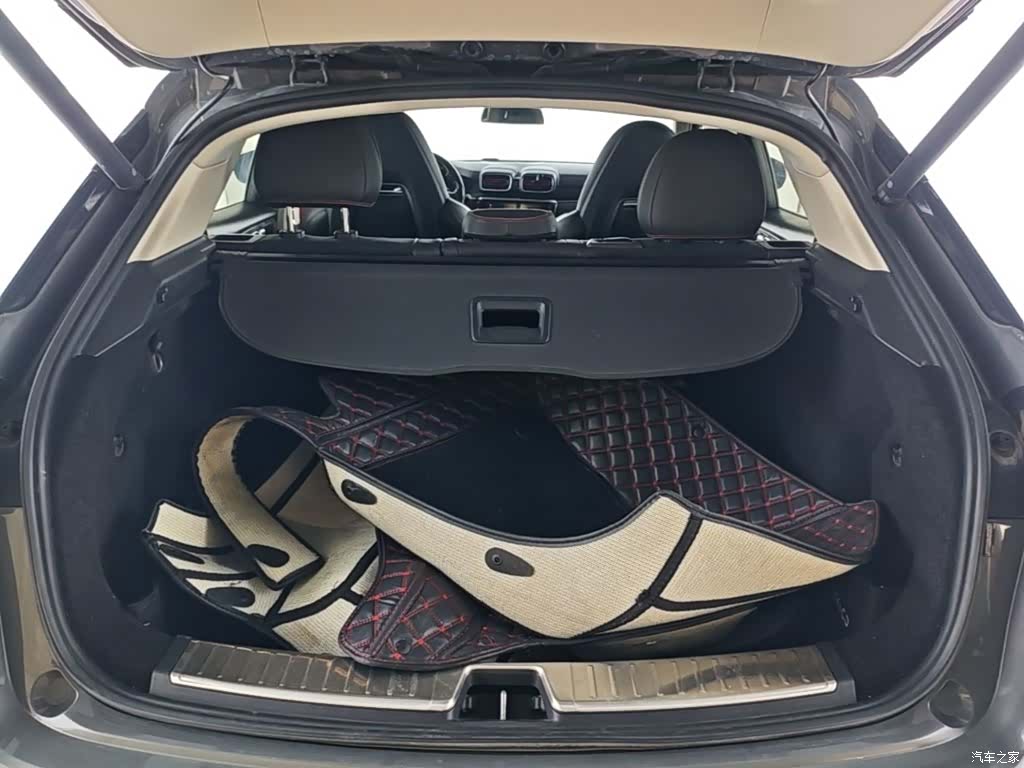 Lynk & Co 01, 2018 19