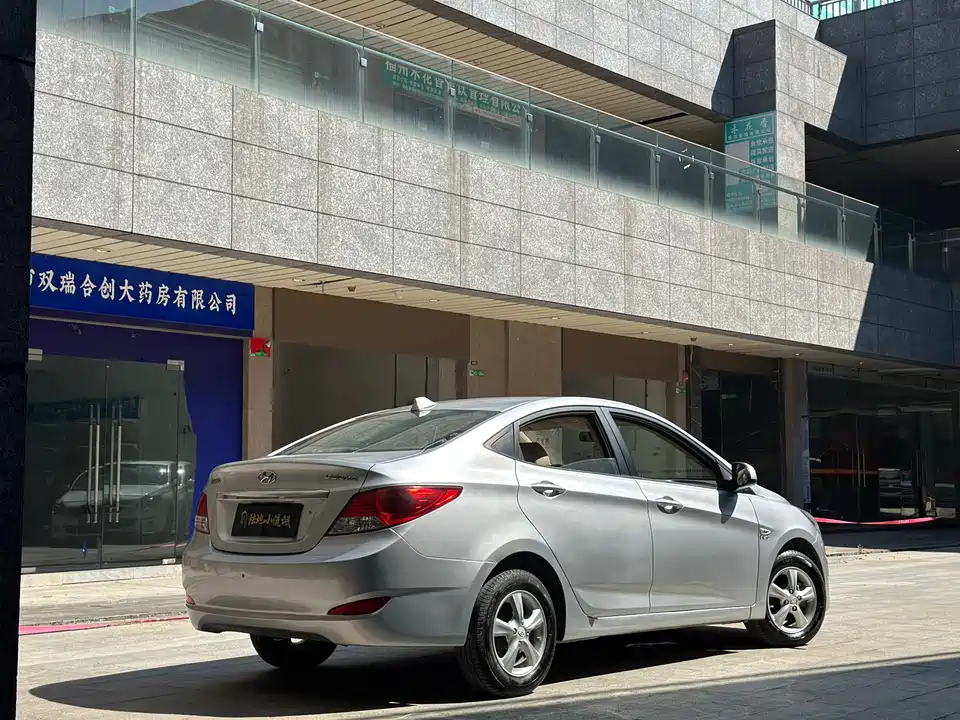 Hyundai Rena