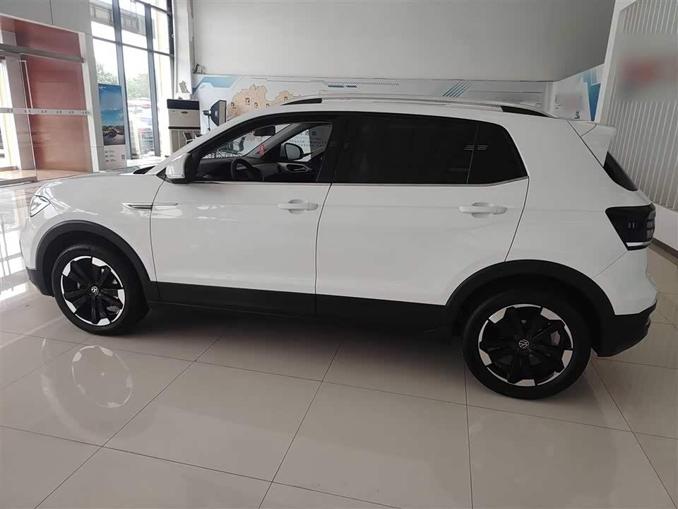 Volkswagen Exploring the shadow