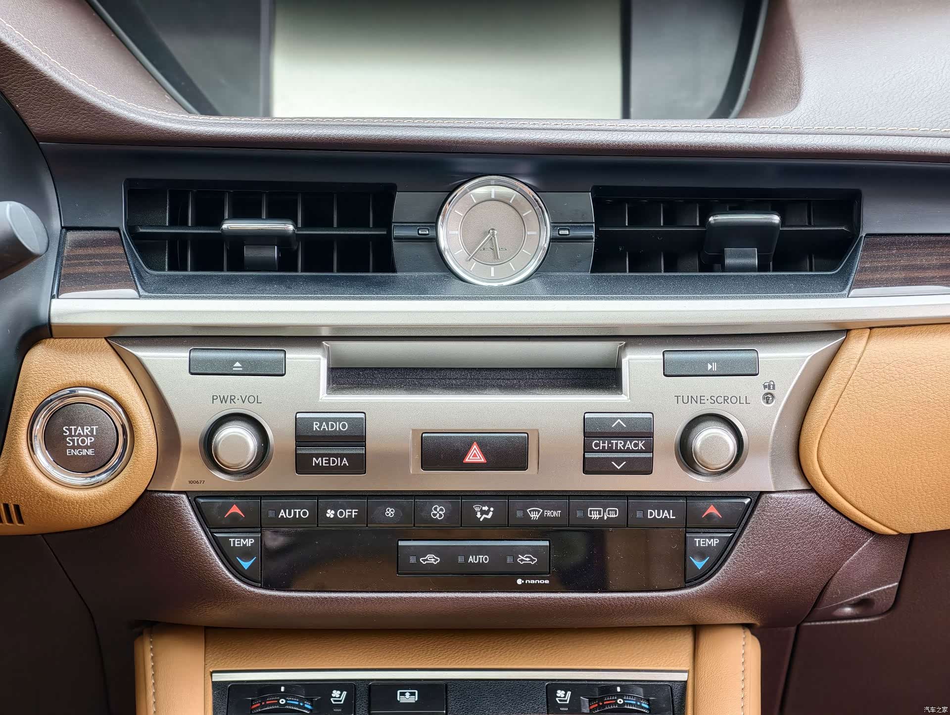 Lexus ES, 2018 18