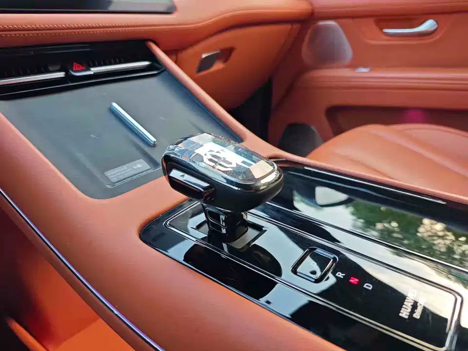 AITO Ask the world M7