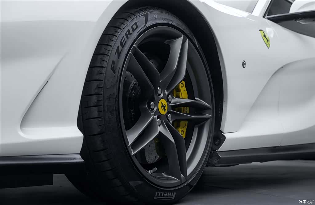 Ferrari 812, 2020 8