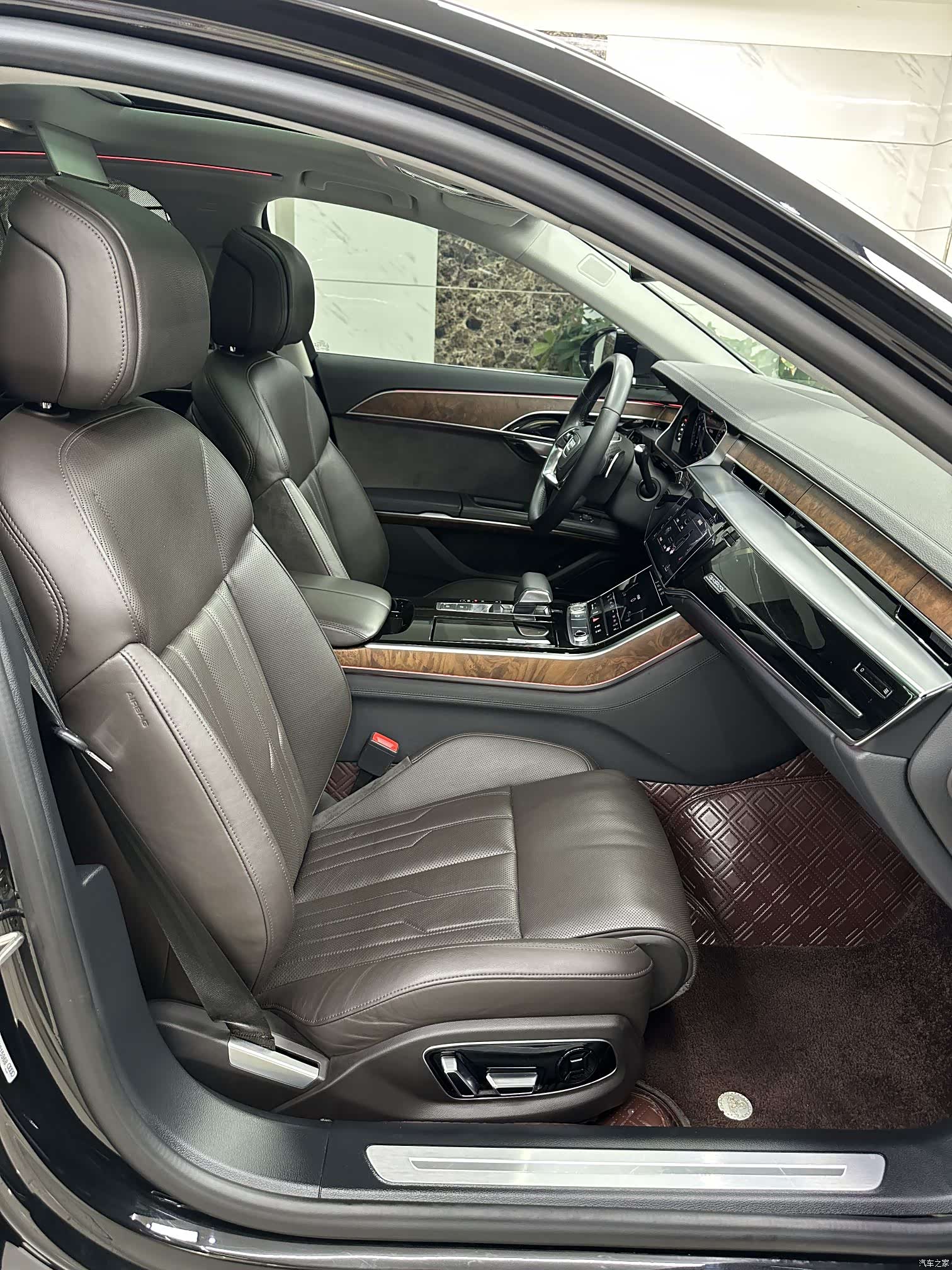 Audi A8L, 2019 11