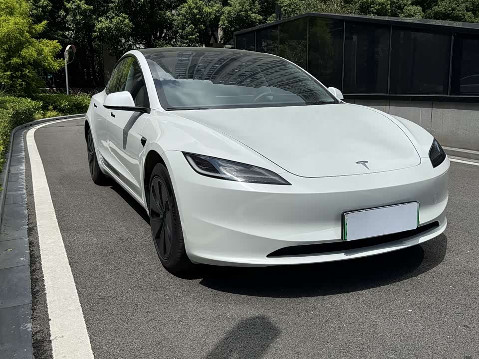 Tesla Model 3 Tesla Model 3