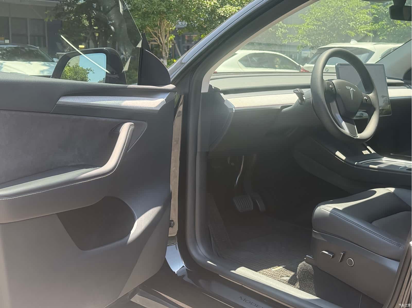 Tesla Model Y, 2023 все фото