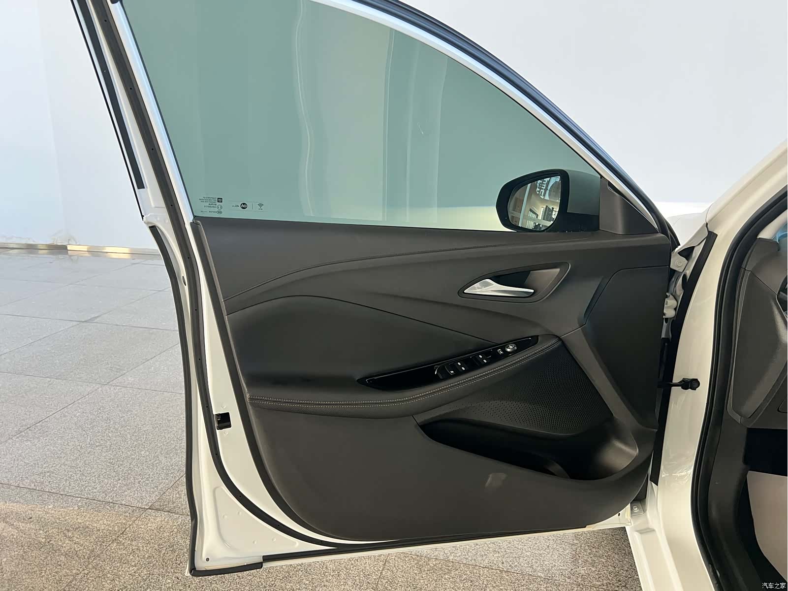 Buick Verano, 2025 18