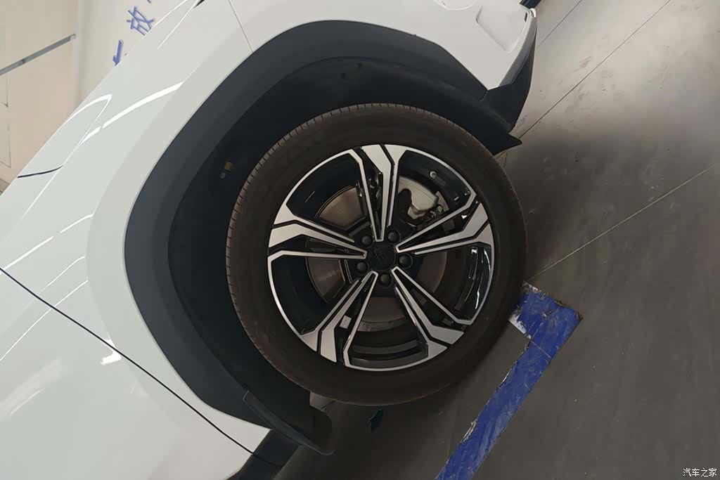 Geely Galaxy L7, 2024 6