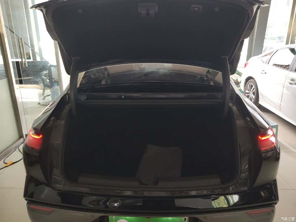 Geely 8, 2025 19