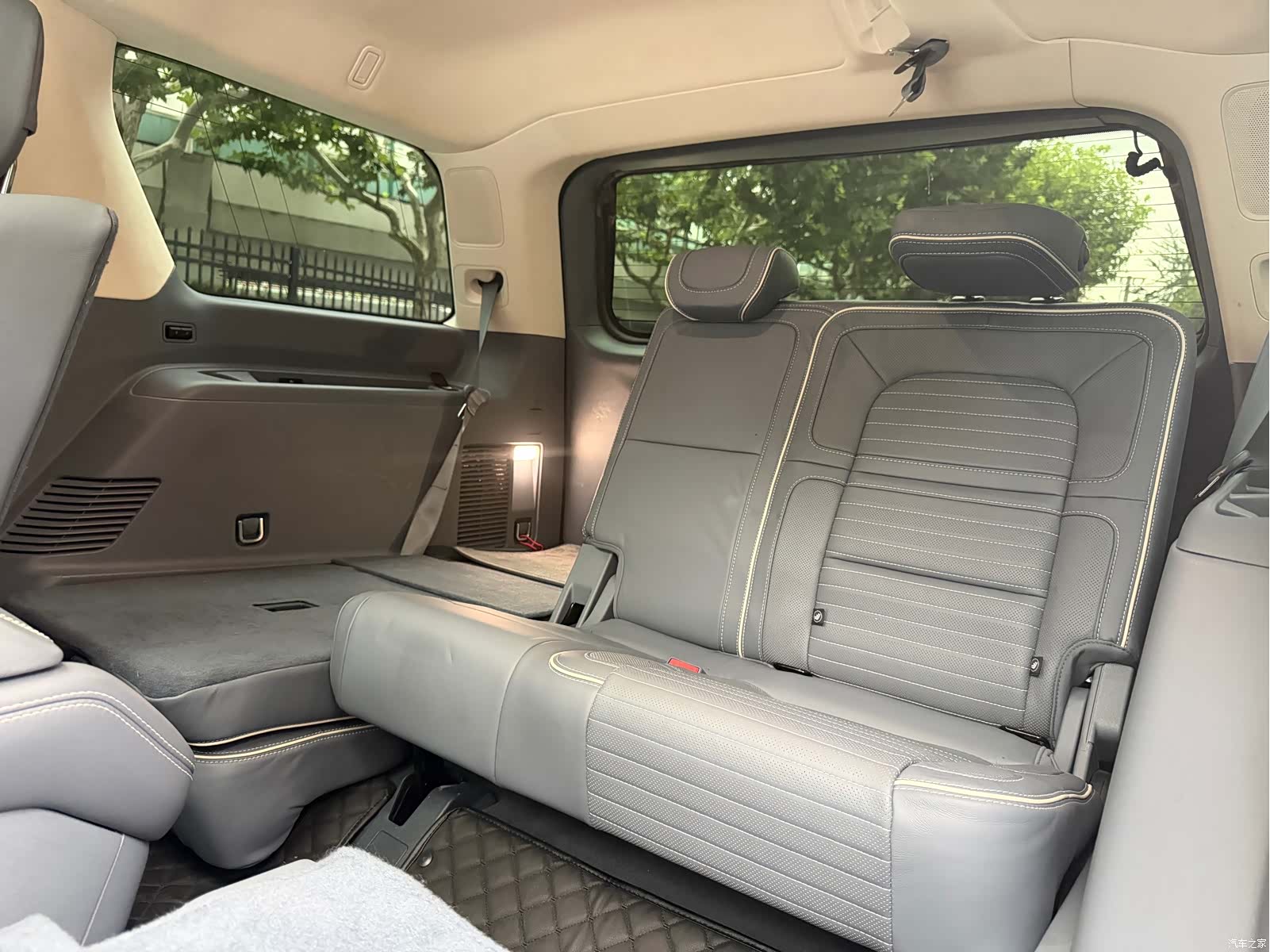 Lincoln Navigator, 2020 17