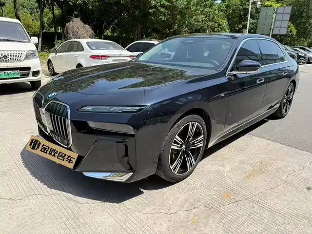 BMW 7-Series 2024 — купить из Китая под заказ