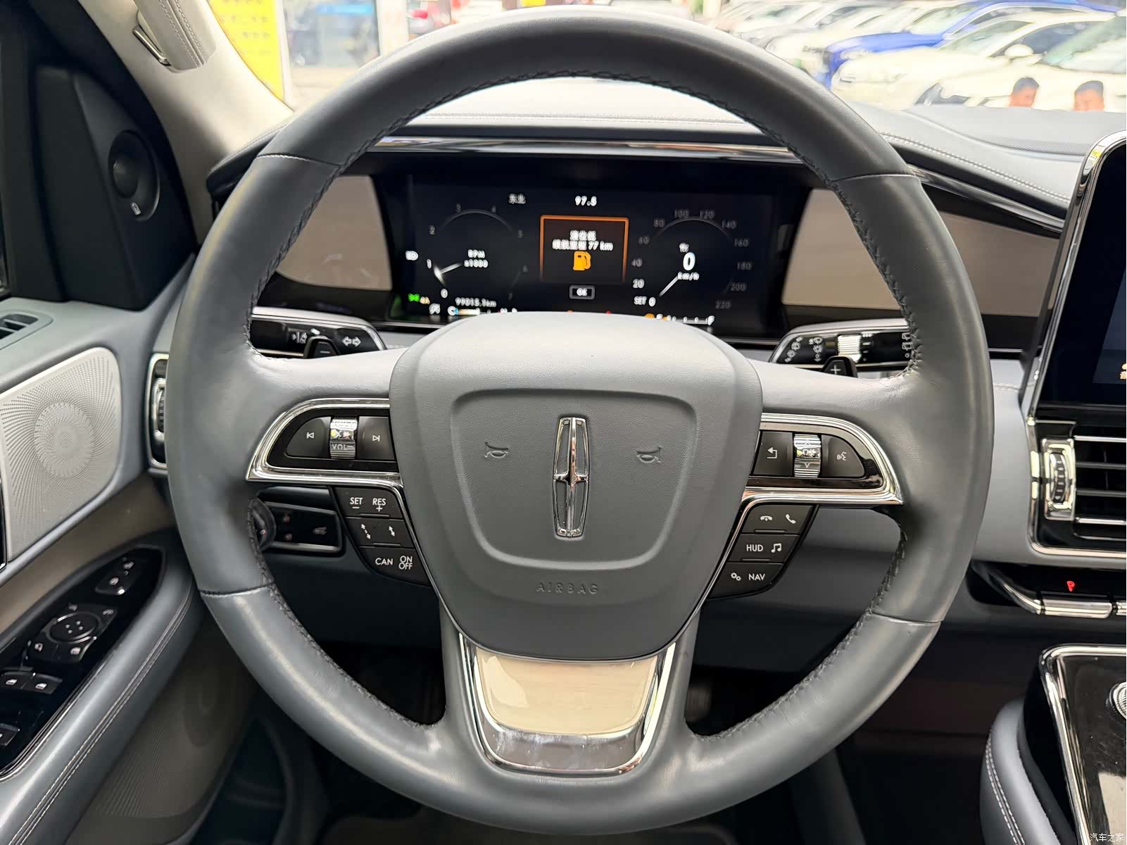 Lincoln Navigator, 2020 12