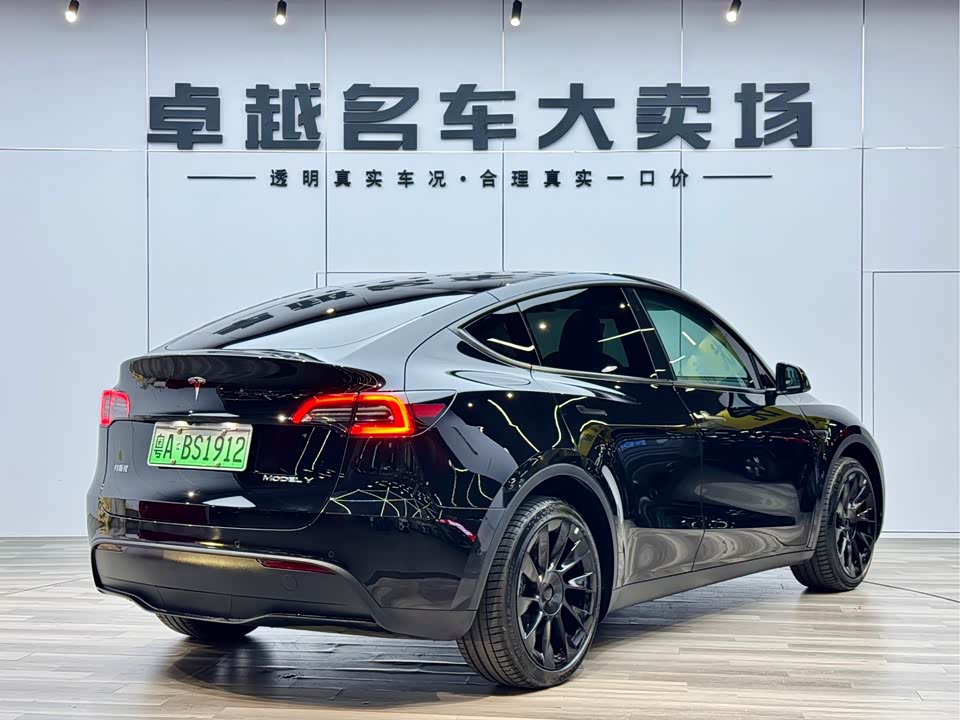Tesla Model Y Tesla Model Y