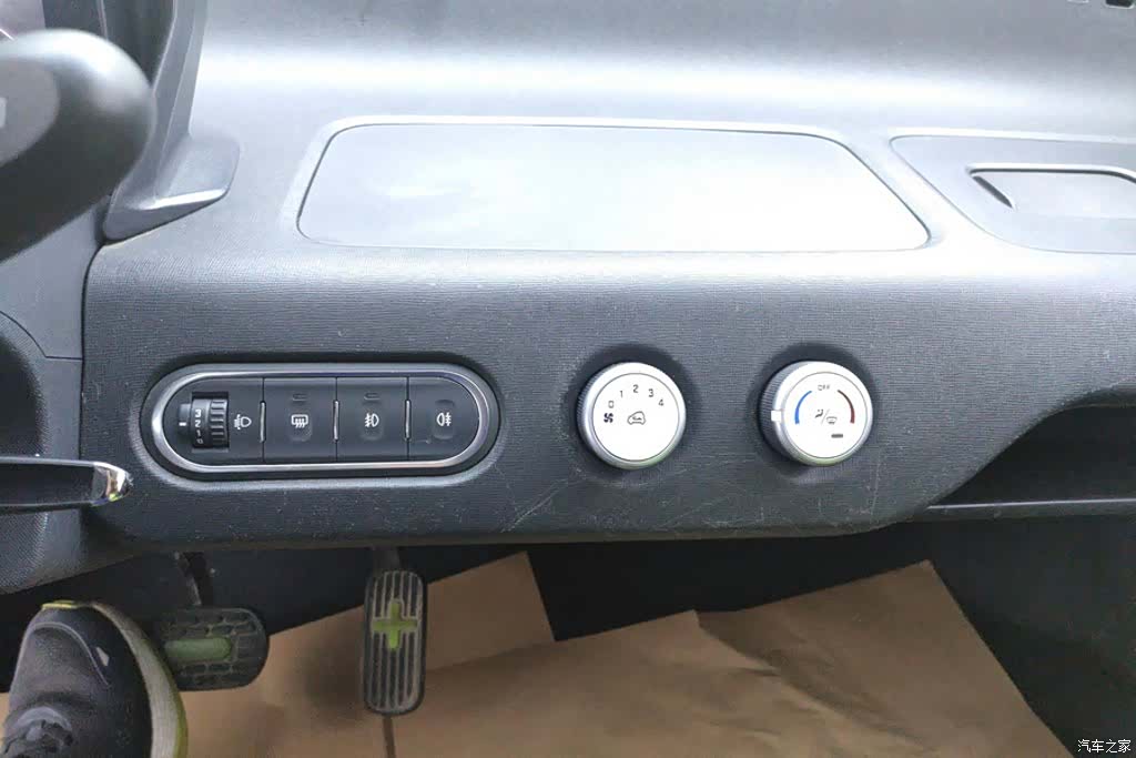 Wuling E100, 2019 13