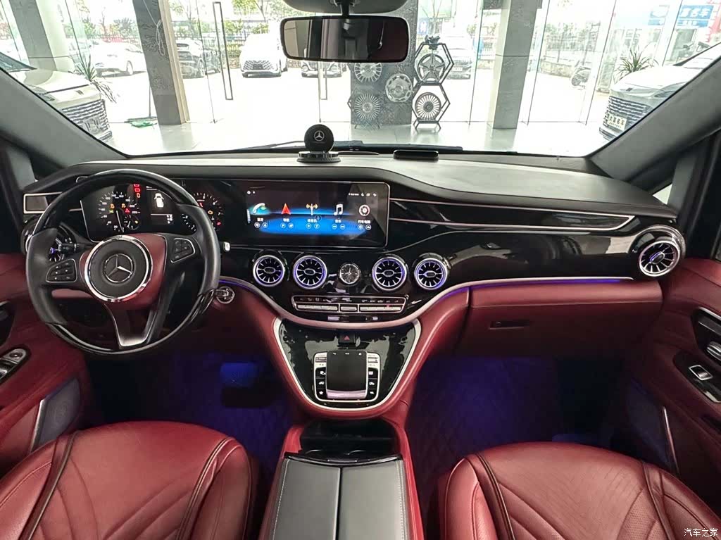Mercedes-Benz 7, 2023 7