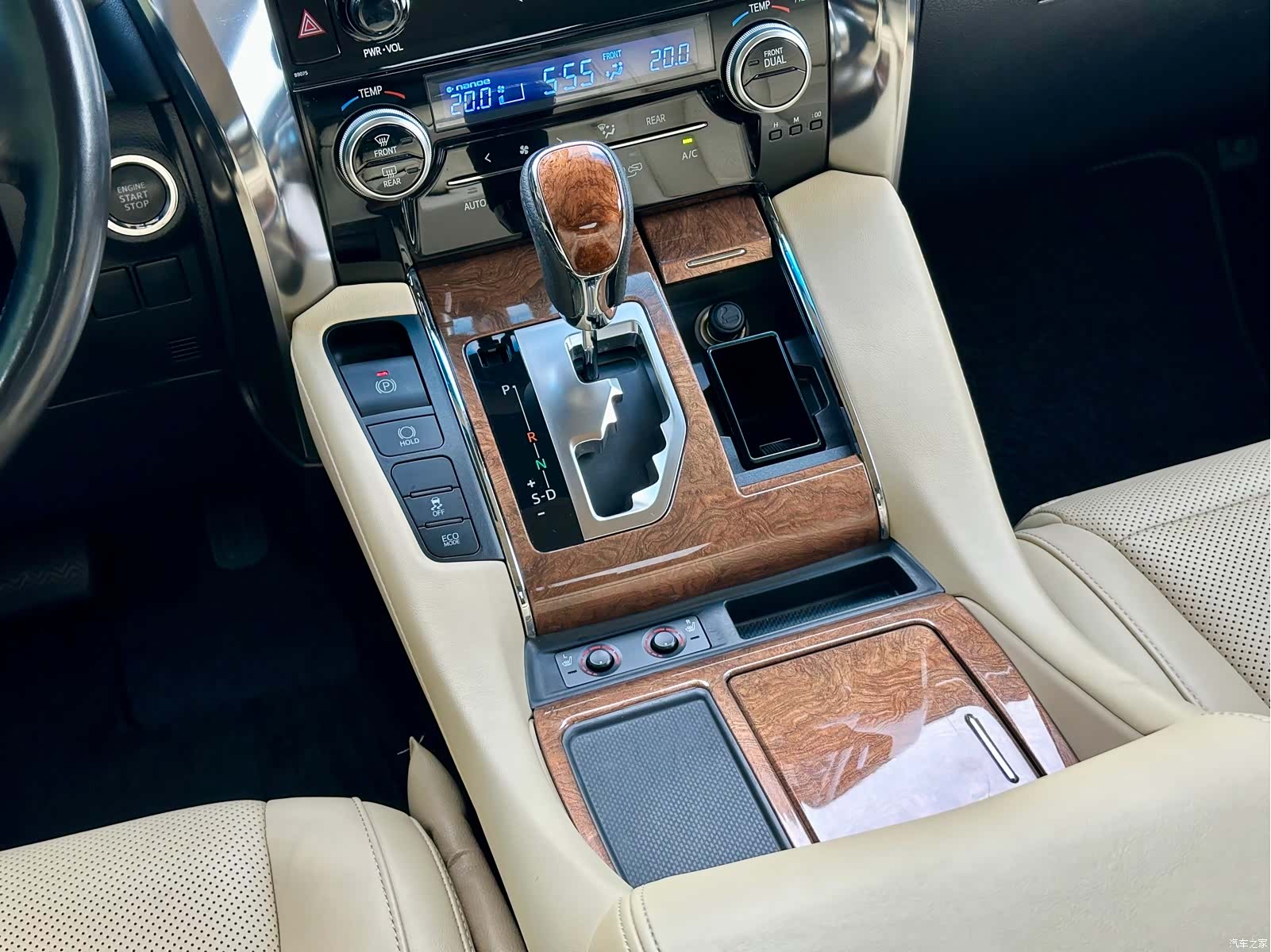Toyota Alphard, 2018 11