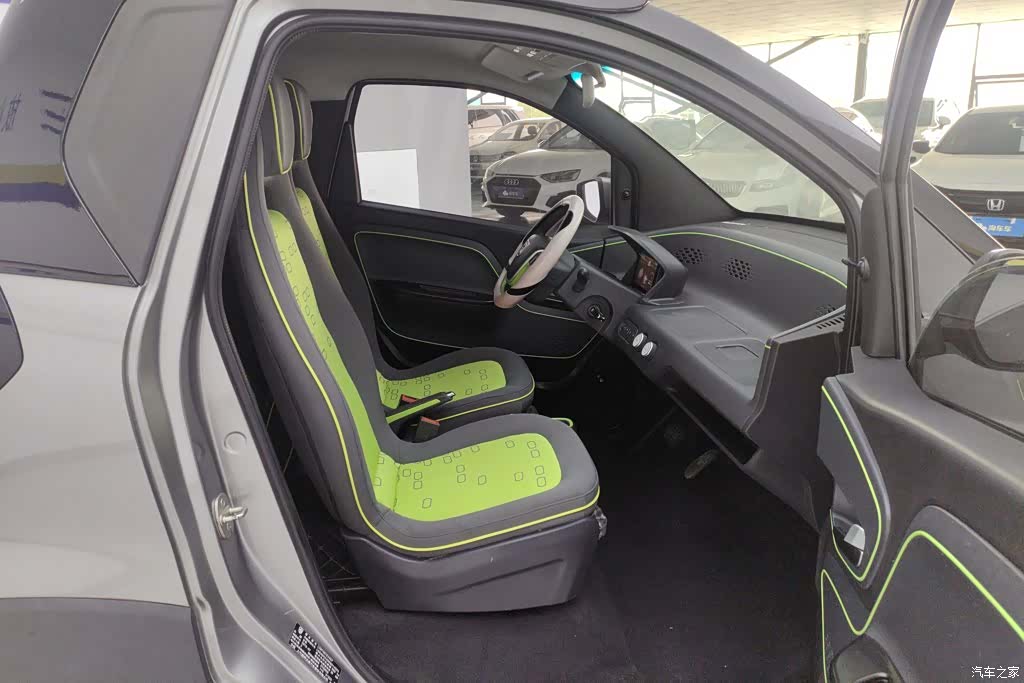 Wuling E100, 2019 8