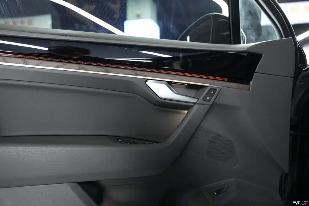 Volkswagen Touareg, 2022 14