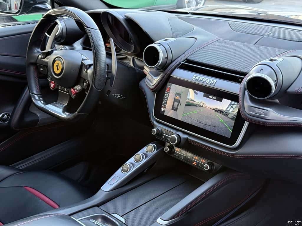 Ferrari GTC4Lus, 2019 30