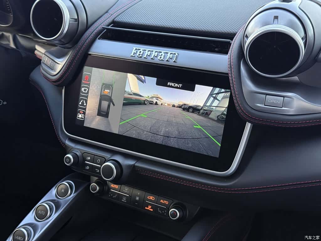 Ferrari GTC4Lus, 2019 32