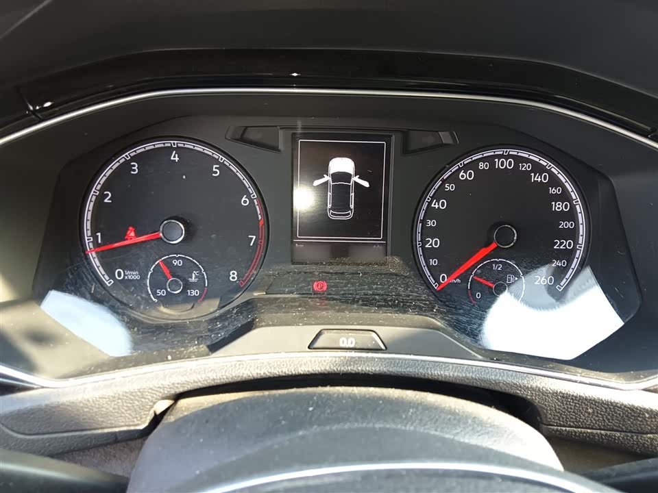 Volkswagen T-ROC exploring Songs