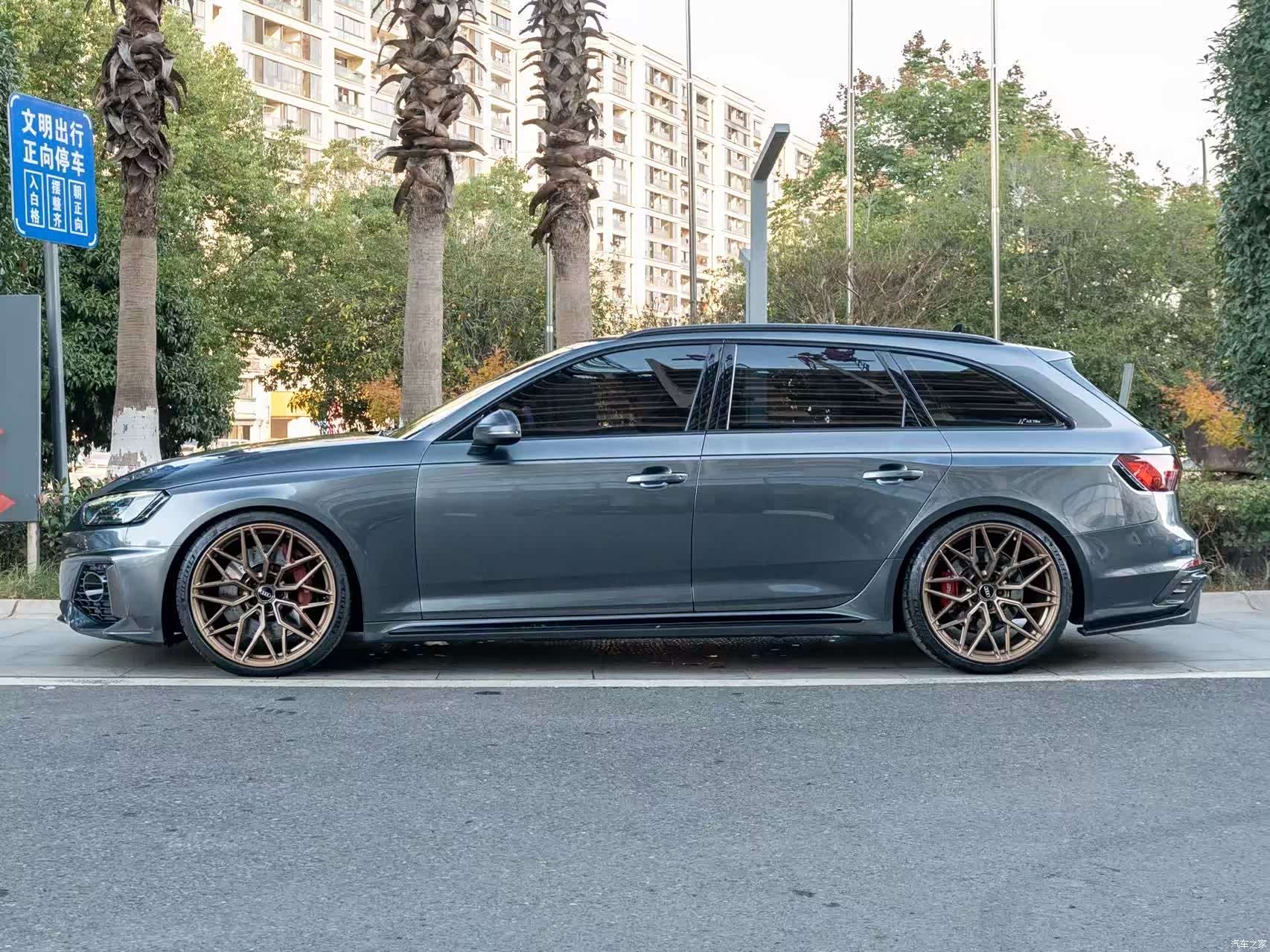 Audi RS4, 2022 3