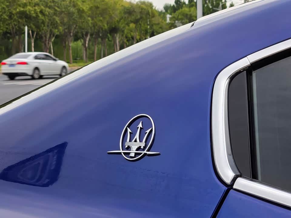 Maserati Ghibli Maserati Ghibli