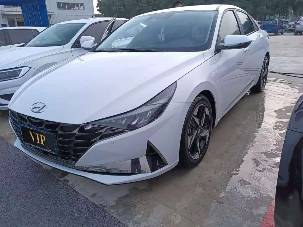 Hyundai Elantra