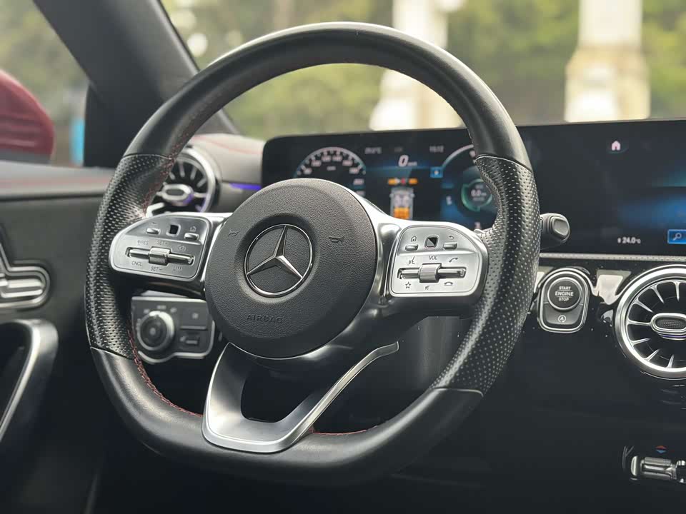 Mercedes-Benz CLA