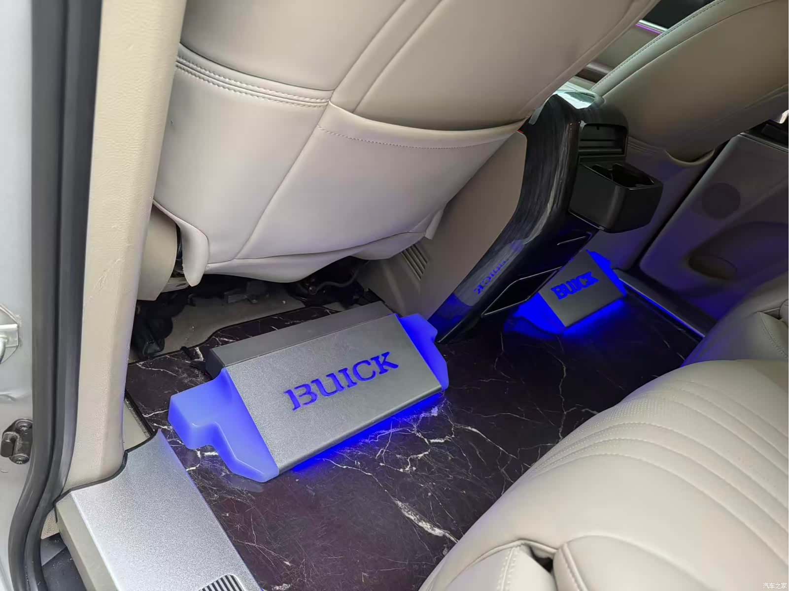 Buick GL8, 2019 9