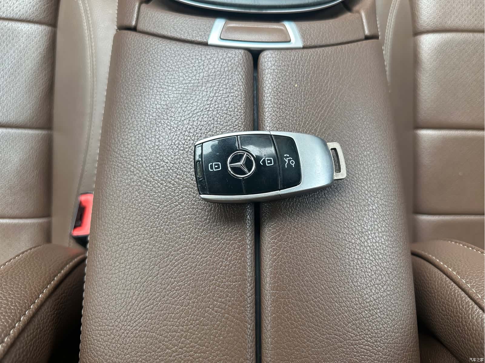 Mercedes-Benz E-Class, 2019 28