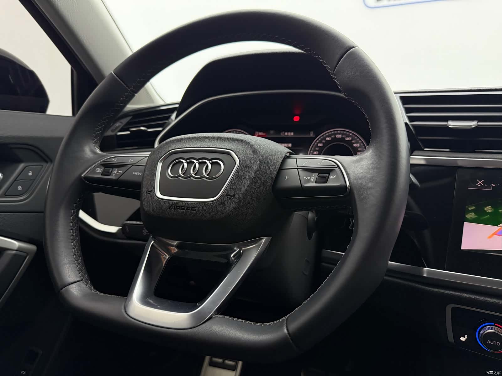 Audi Q3, 2022 13