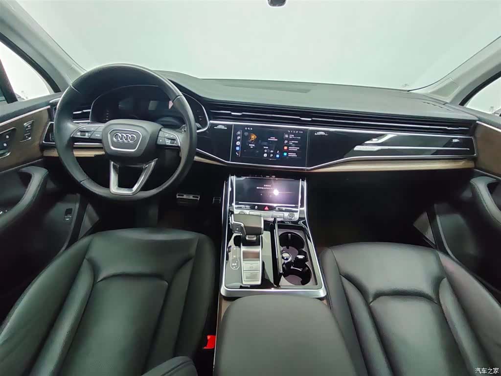 Audi Q7, 2024 6