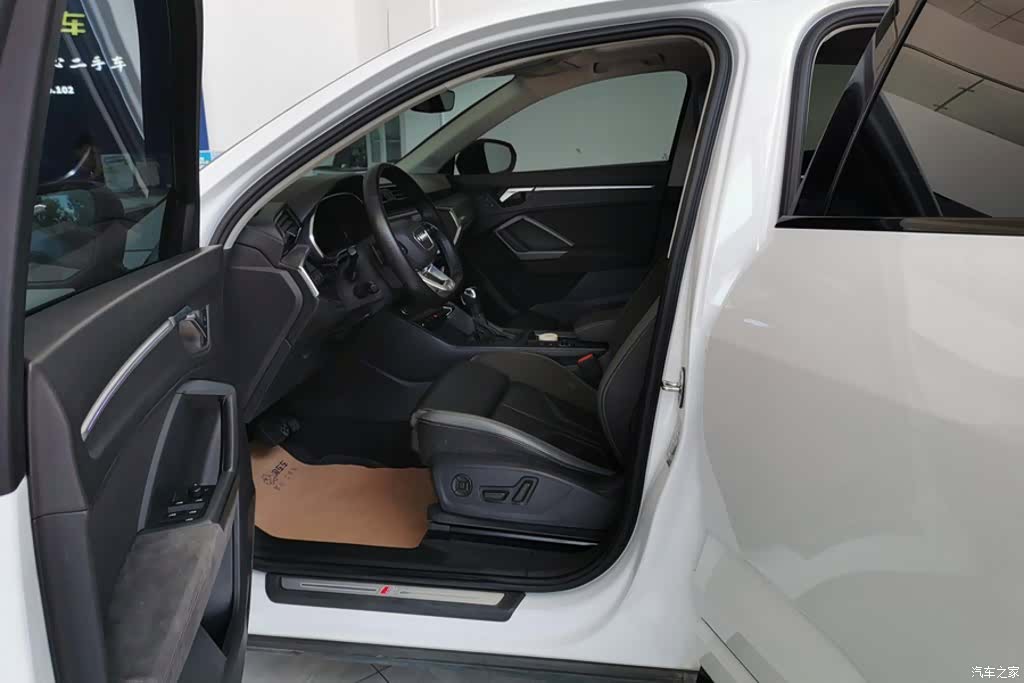 Audi Q3, 2023 9