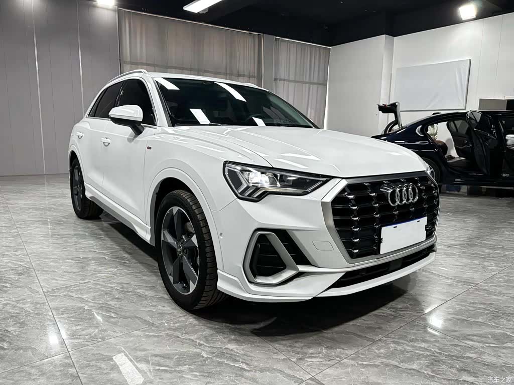 Audi Q3, 2022 3