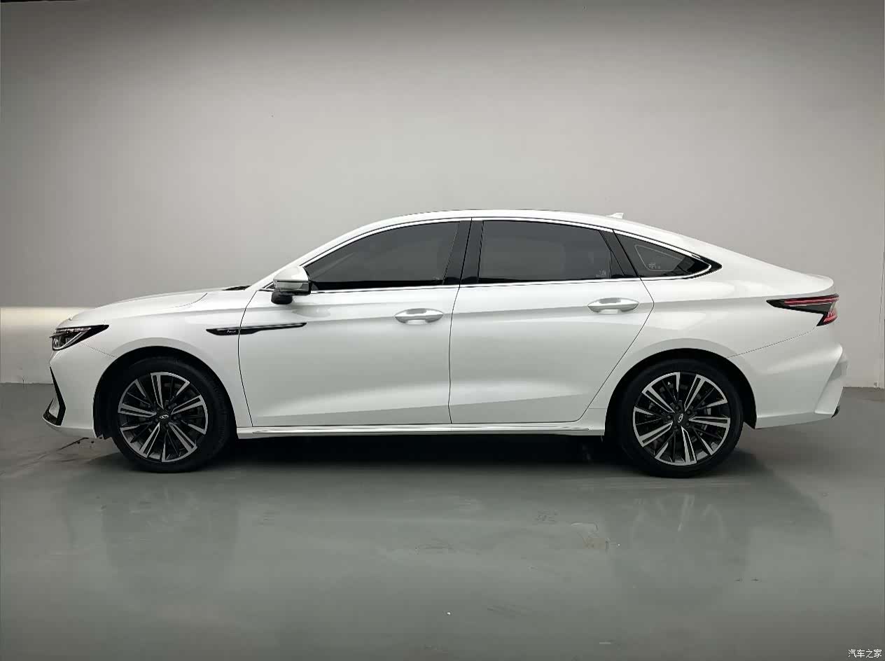 Chery Arrizo 8, 2022 14