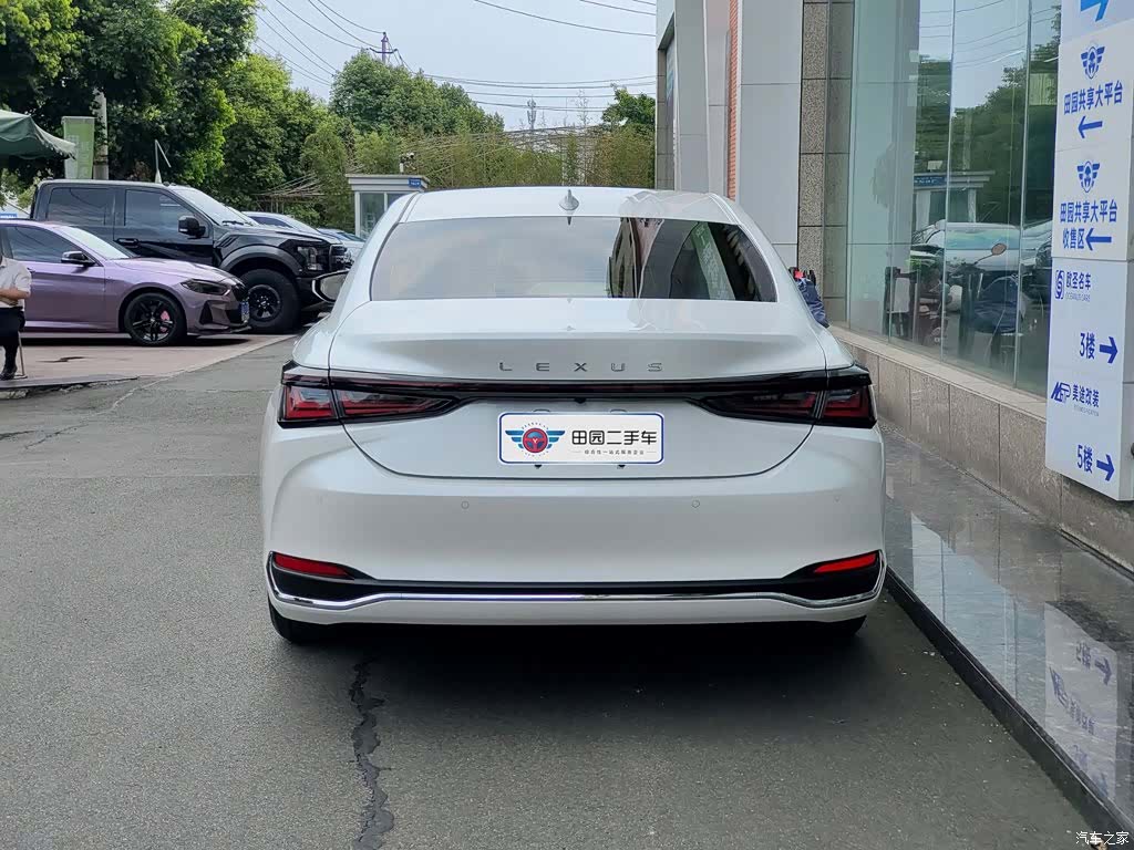 Lexus ES, 2025 все фото